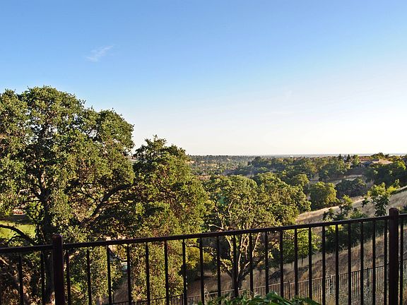 4th image of 3251 Black Oak Dr