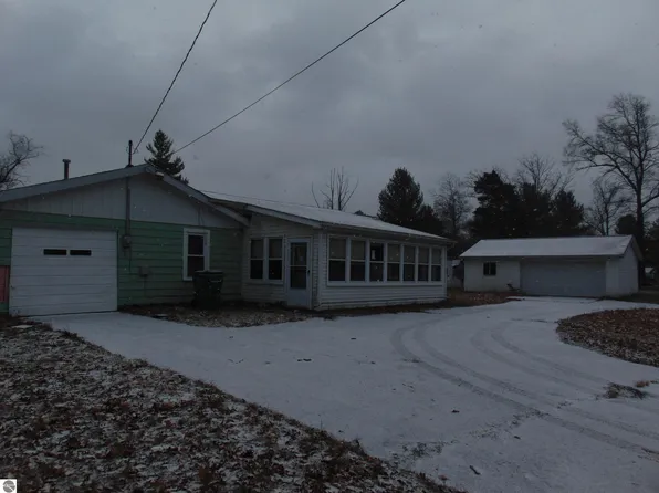 5279 Oak St, Saginaw, MI 48602