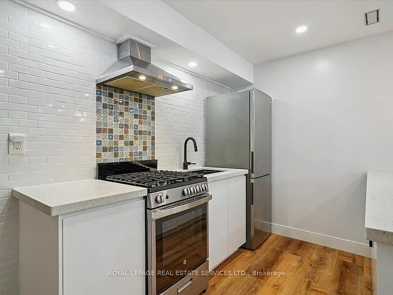 155 Hope St #LOWER — Photo 12
