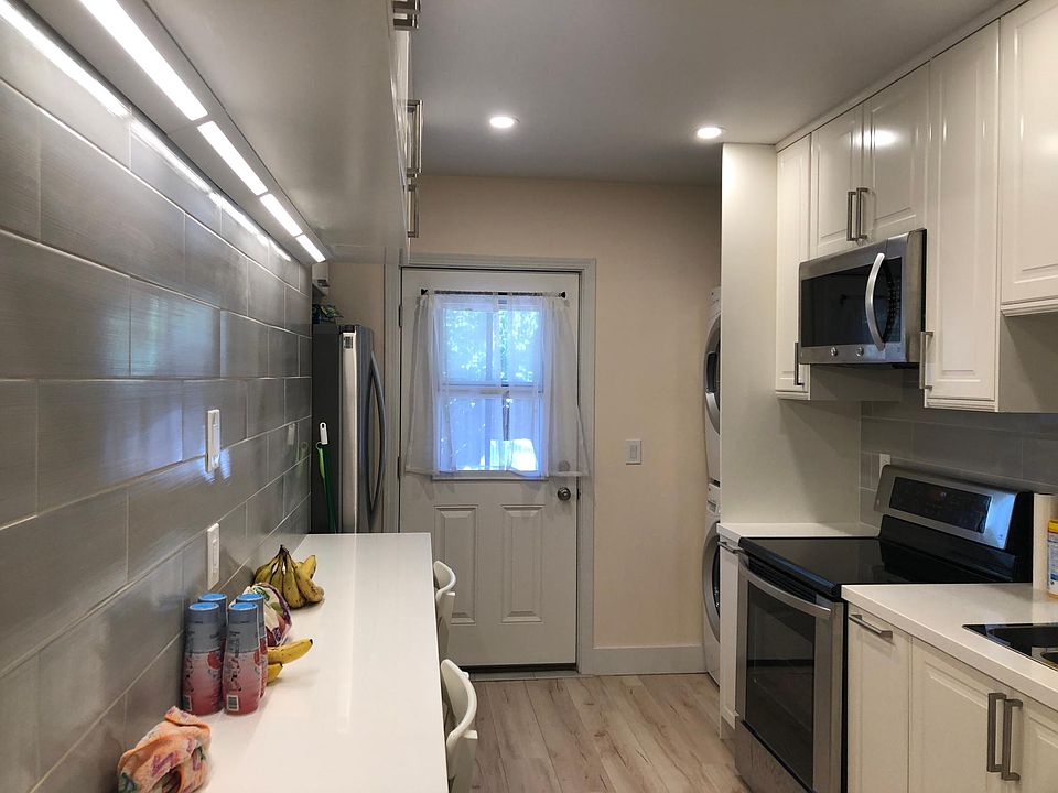 1st image of 1499 Essex St #L