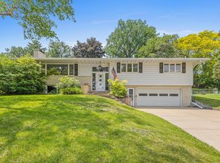 6808 Hillside Ln, Edina, MN 55439