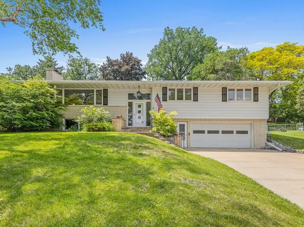 6808 Hillside Ln, Edina, MN 55439