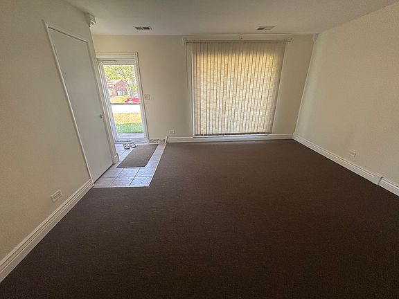 4th image of 15219 Highland Ave