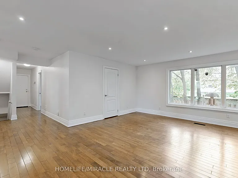 509 Maine St — Photo 4