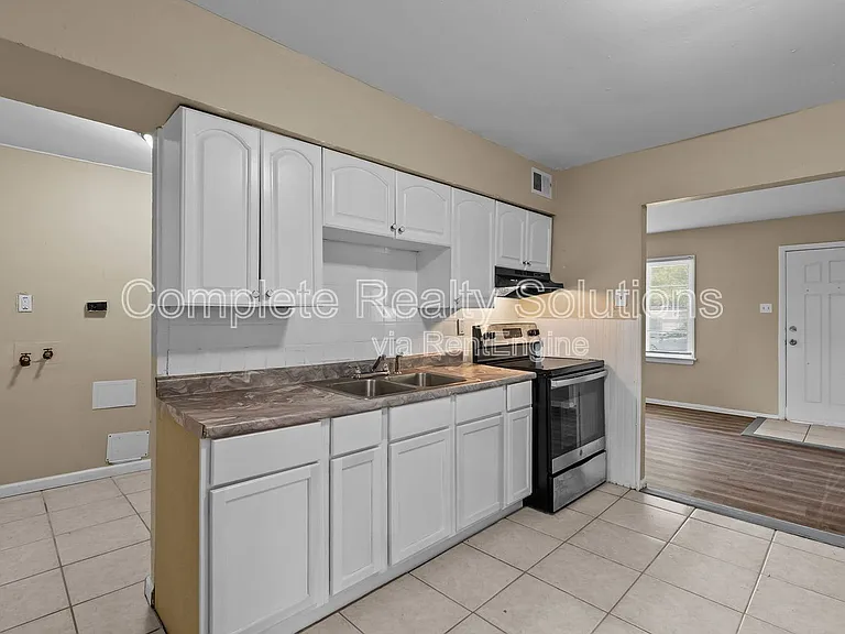 1132 Redman Blvd — Photo 11