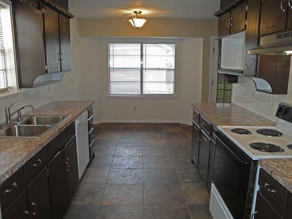 2nd image of 4912 54th St