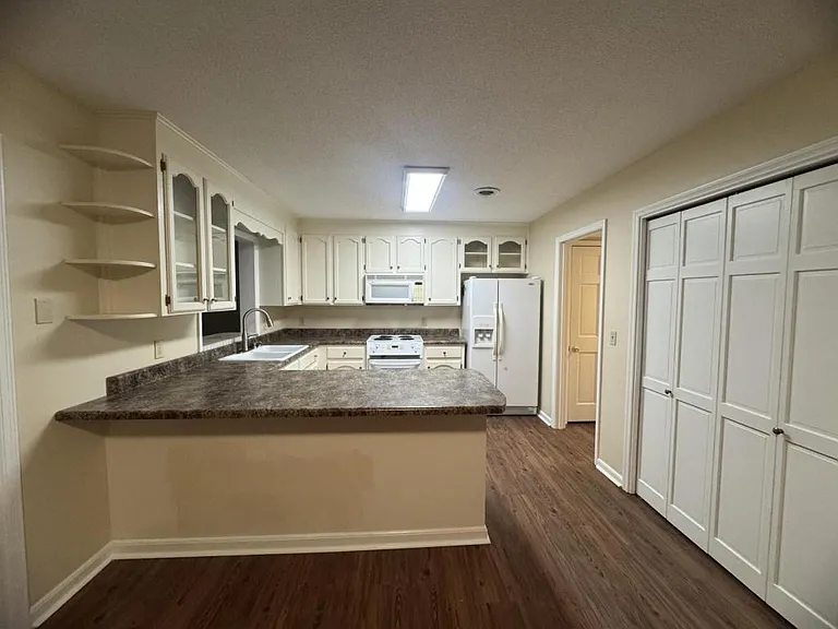 176 Fairway Woods Dr — Photo 7