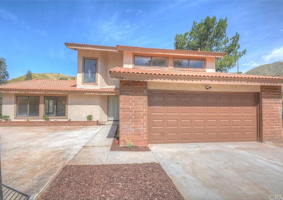 1st image of 3094 Small Canyon Dr