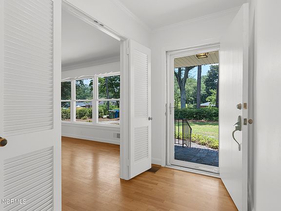 5th image of 122 Green Forest Drive