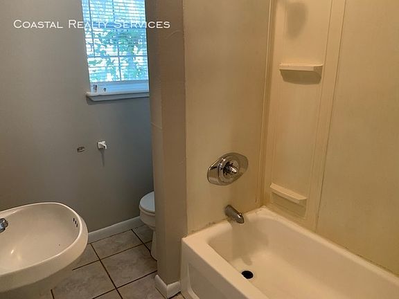 2nd image of 27 Kelly Ave NE #B