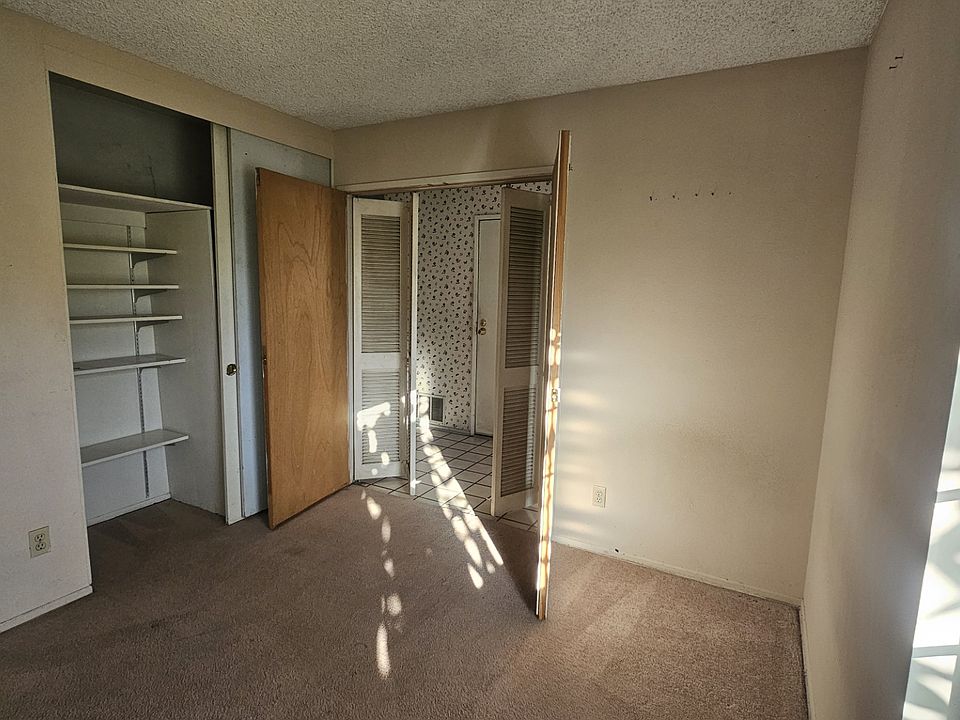 2nd image of 751 W Virginia Ann Dr