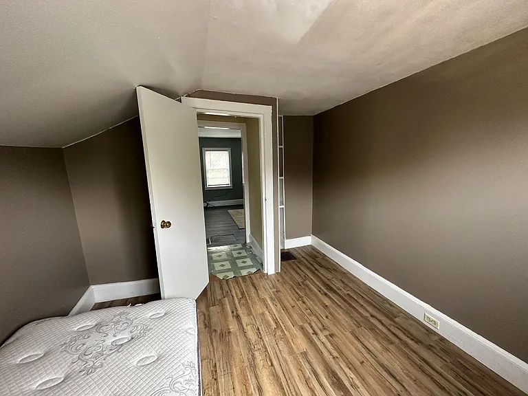 111 Erie St — Photo 22