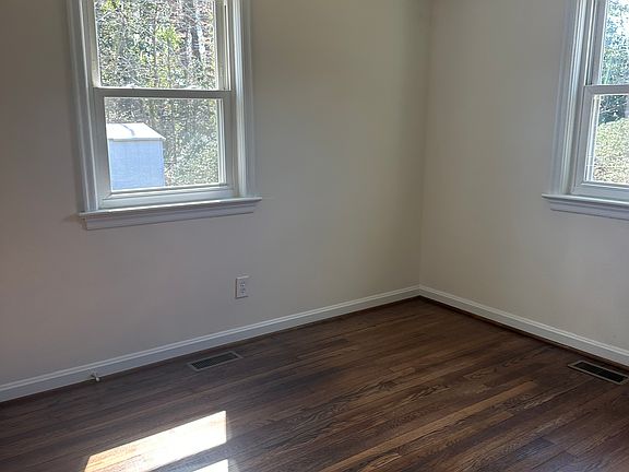 5th image of 308 Yorktown Rd