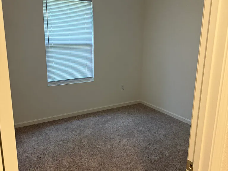 4131 Pinehurst Ave — Photo 10
