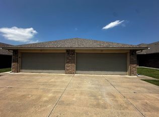 785 SW 13th St, Moore, OK 73160