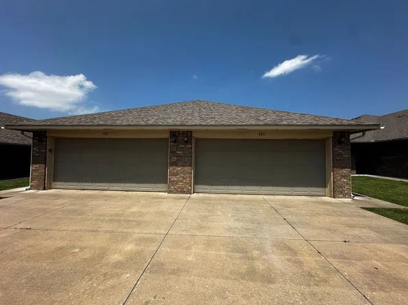 785 SW 13th St, Moore, OK 73160