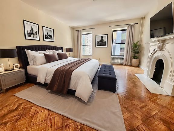 4th image of 56 W 56th St APT 4