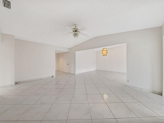 3rd image of 15712 Bottlebrush Cir