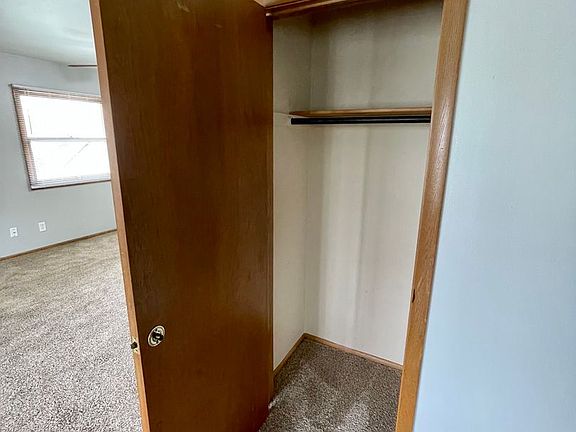 3rd image of 5818-5820 N 76th St