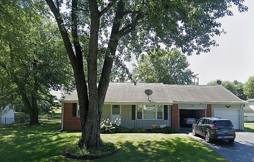 1st image of 2211 Myers Ln
