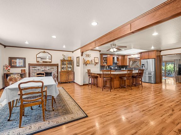 3rd image of 11945 New Ave