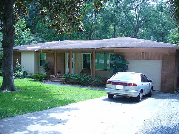 Front of home and driveway