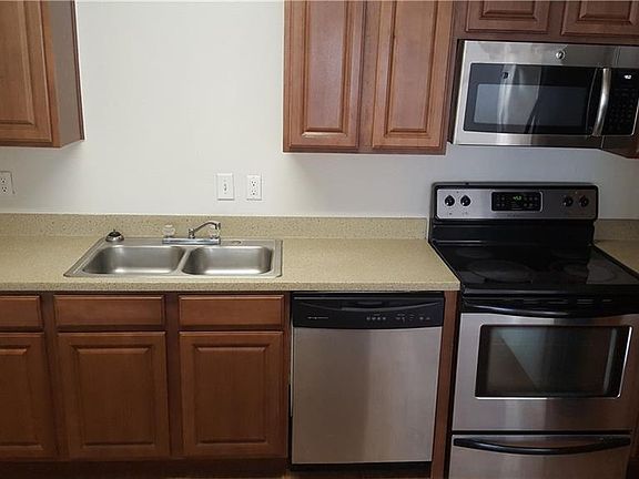 4th image of 205 Craddock Ave APT C8