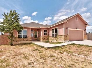 112 Martin Ln, Paige, TX 78659
