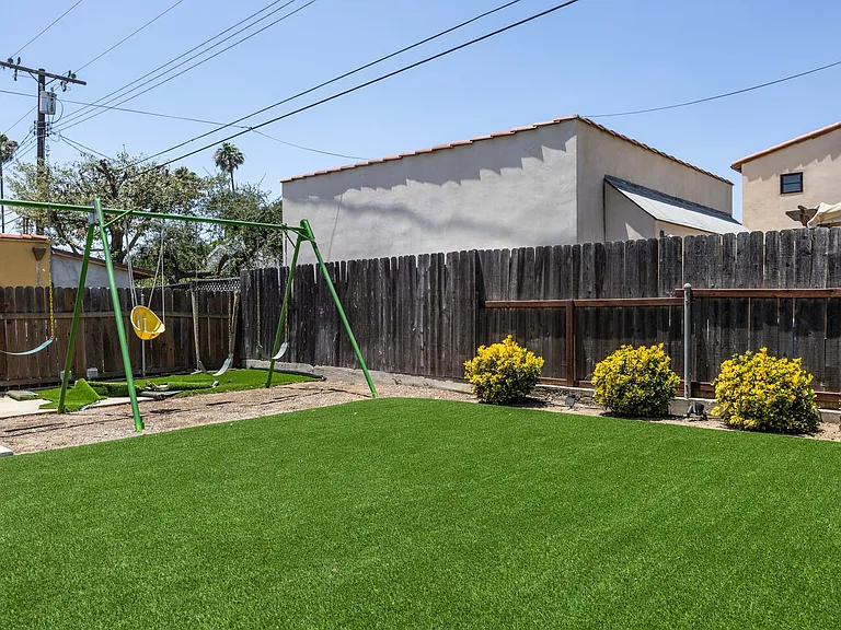 1041 Rose Ave — Photo 16