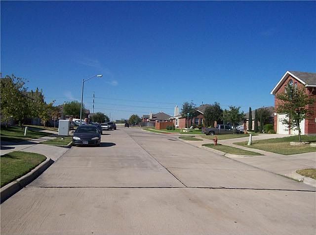 1st image of 940 Wood Brook Dr