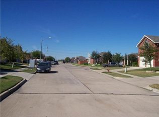 940 Wood Brook Dr, Grand Prairie, TX 75052