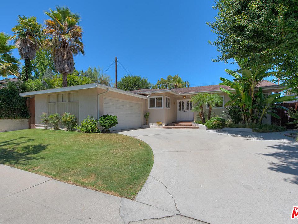1st image of 23951 Oxnard St