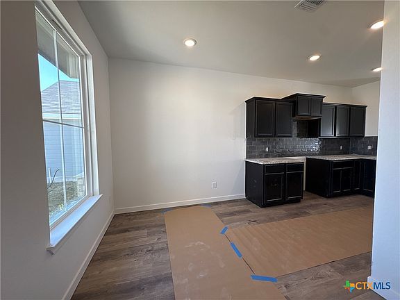 3rd image of 1418 Dowdy Dr