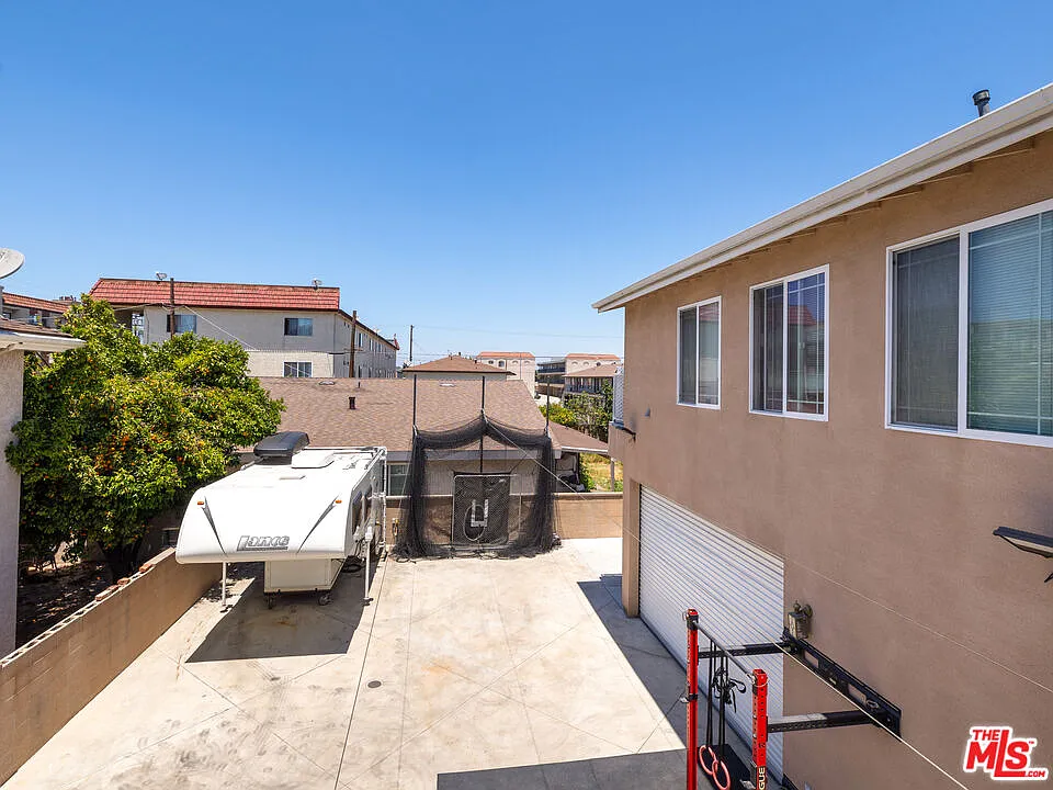 4 bed, 3.0 bath, 2754 sqft, $6,500 — Photo 3