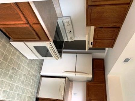 3rd image of 1593 Constitution Dr