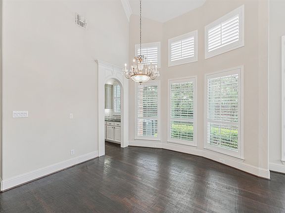 5th image of 9131 Cochran Bluff Ln