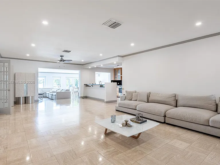 1430 Stillwater Dr — Photo 9