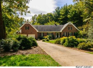2 Dunnwoody Dr, Arden, NC 28704