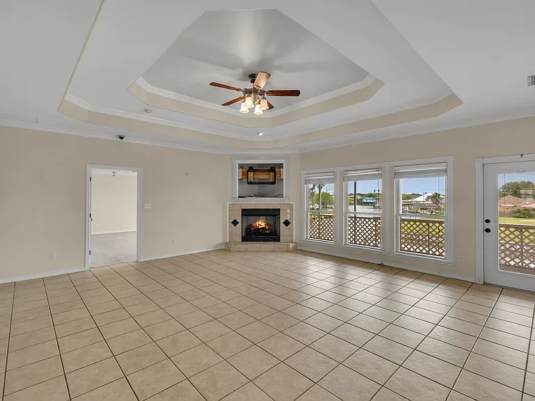 162 Whiteley Dr — Photo 11