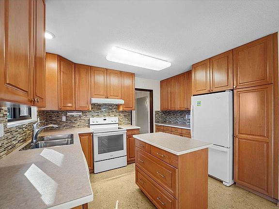 5th image of 364 54th St