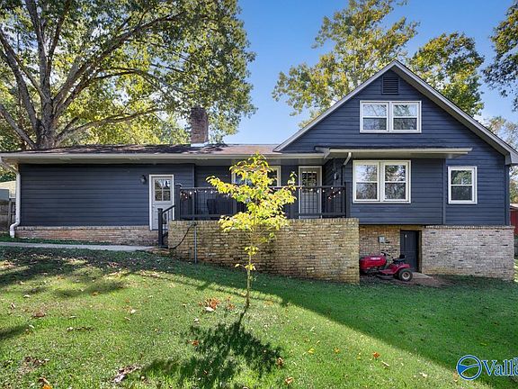 5th image of 413 Cumberland Dr SE