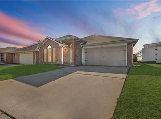 1953 Fox Meadow Trl, Grand Prairie, TX 75052