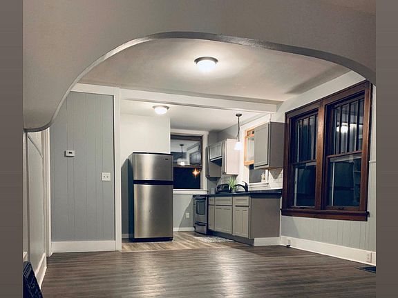 3rd image of 414 Cass Ave