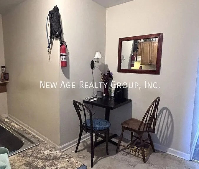824 S Saint Bernard St #3 — Photo 4