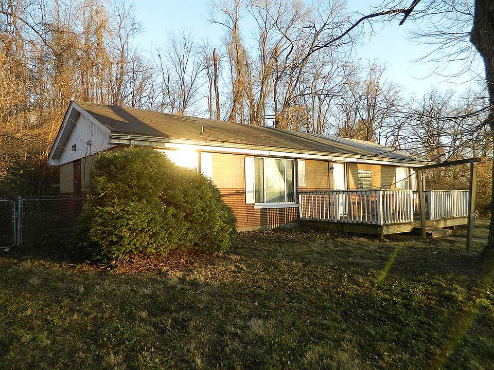 1st image of 322 Tower Dr