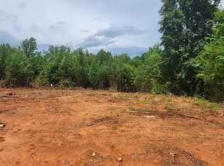 317 Cliff Shadows Ln, Tellico Plains, TN 37385