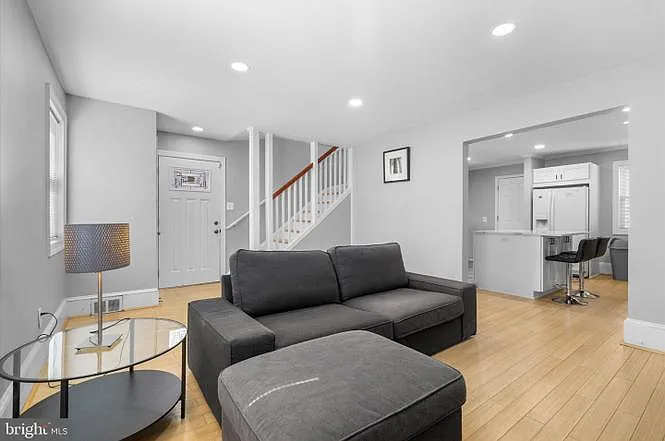 4814 Fox St — Photo 5