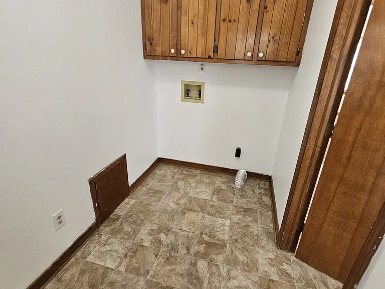 7090 Bruce Academy Ct — Photo 8