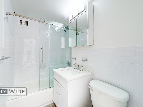 4th image of 146 E 16th St APT 2A