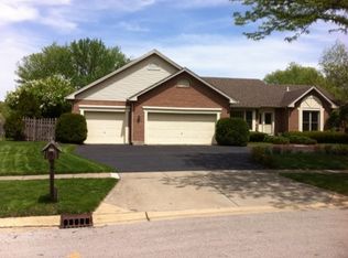 641 Country Club Ln, Itasca, IL 60143